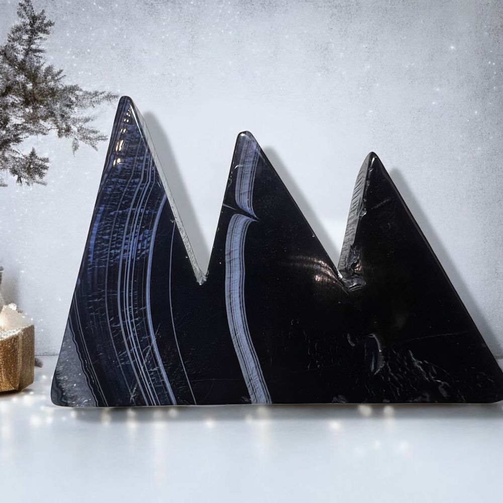 Black Agate Quartz Crystalโ Mountain Carving